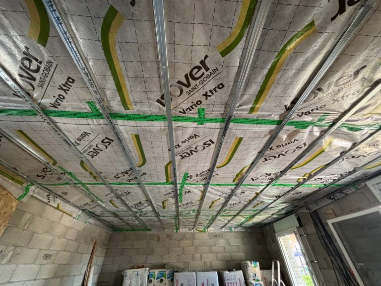 Plafond sur fourrure avec membrane Plafond